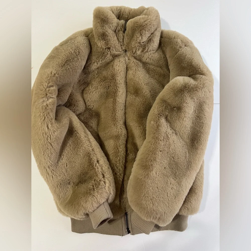 NWT XS Camel 🐪 Faux Fur Bomber Jacket - Picture 7 of 8
